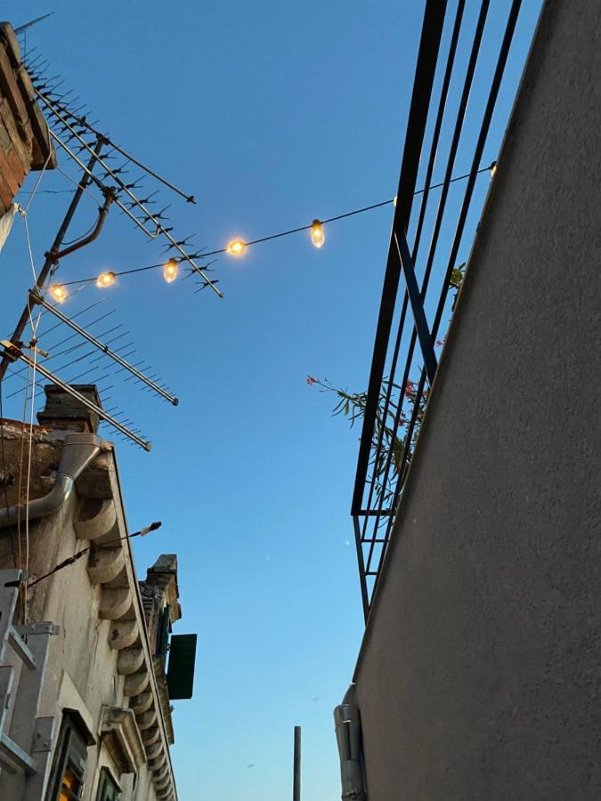 Ancient & Modern Apartment Sibenik Luaran gambar